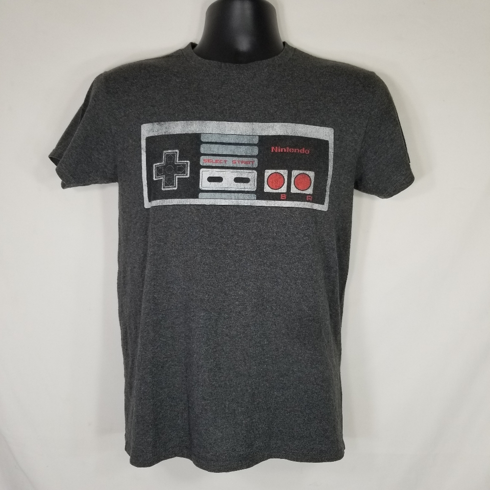 Mens Nintendo Entertainment System NES Controller Gray Graphic Shirt Size S